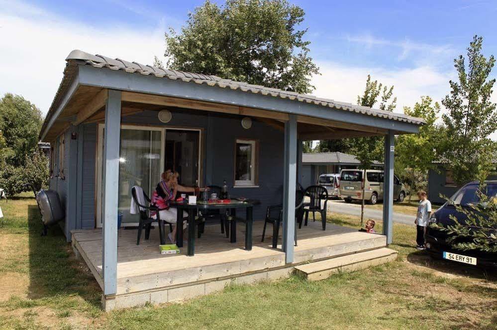 Residence Les Marines D'Oleron Monclar Quercy Vacances Сен-П'єрр-д'Олерон Екстер'єр фото